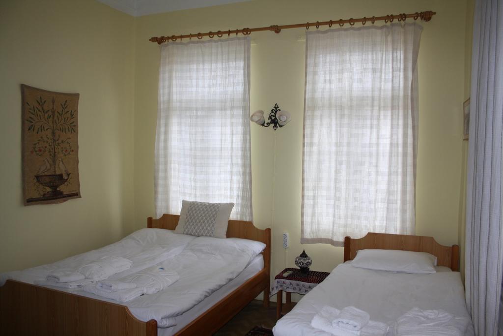 Istanbul Pension Айвалык Номер фото