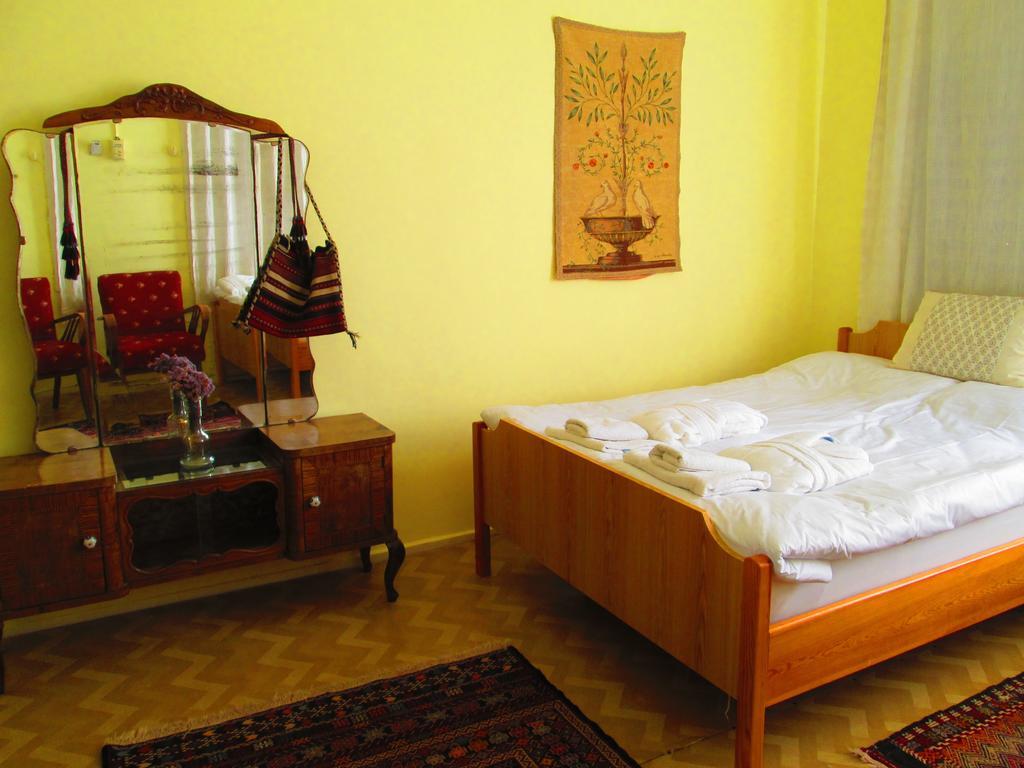 Istanbul Pension Айвалык Номер фото