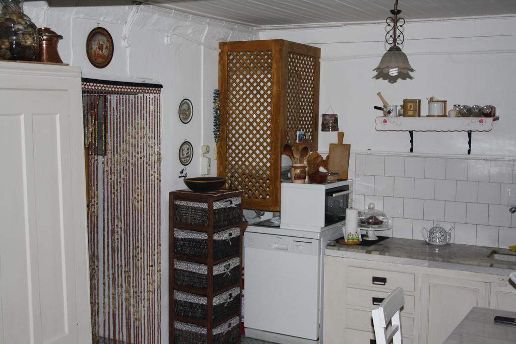 Istanbul Pension Айвалык Экстерьер фото