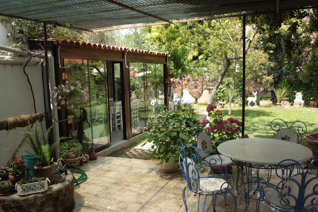 Istanbul Pension Айвалык Экстерьер фото