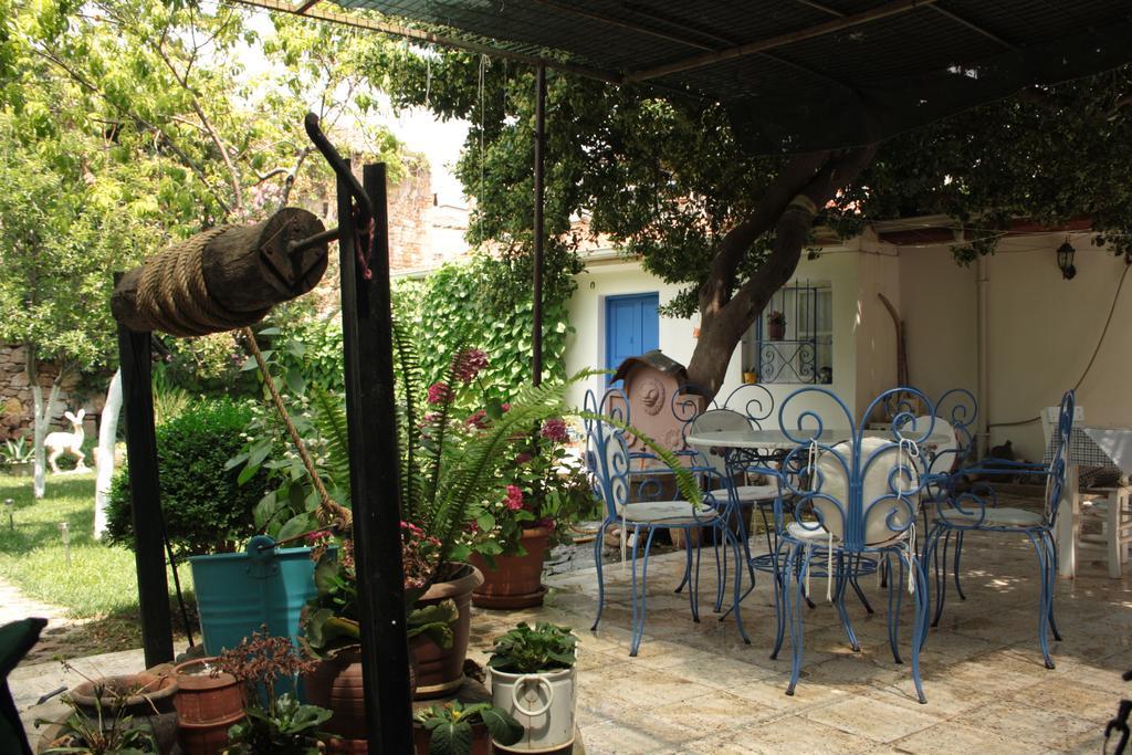 Istanbul Pension Айвалык Экстерьер фото