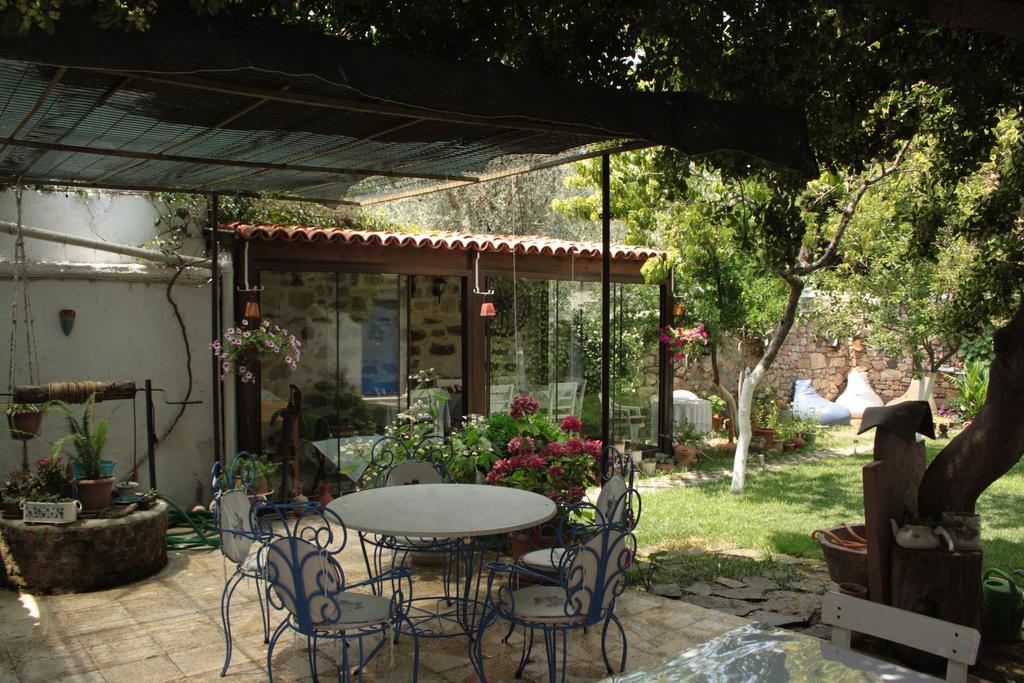 Istanbul Pension Айвалык Экстерьер фото