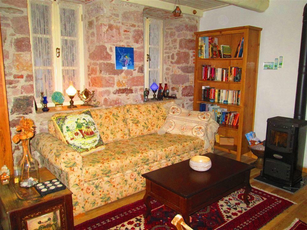 Istanbul Pension Айвалык Экстерьер фото